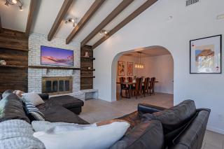 4 Br Tempe Retreat Pool Putt Putt Pool Table Grill - Tempe - 4