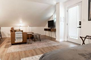 The Loft at Park Place Cozy Studio on the Park - Columbus - 9