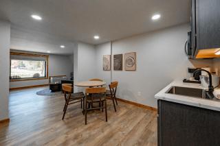 Cove Creek Lodge 101 Poolside Executive King Suite - Oakland - 6