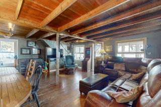 Lakefront Living - 6