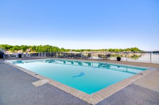 Lakefront Osage Beach Condo with Water-View Balcony! - Osage Beach - 9