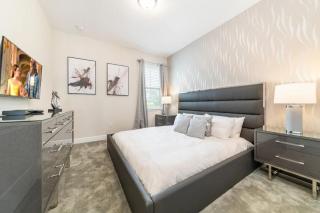 Disney Themed Rooms with Movie Theater and Huge Pool - 8