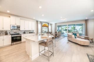 Stunning Spacious 6 Bed Villa with Themed Games Room - 7