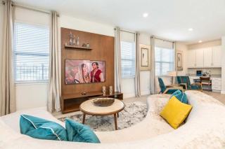Stunning Spacious 6 Bed Villa with Themed Games Room - Orlando - 1