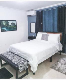 Comfortable & Secure Chateau - Kingston - 0