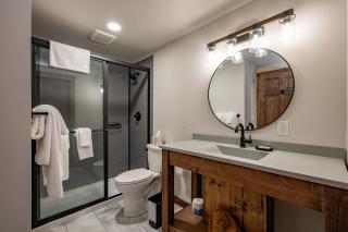 Cove Creek Lodge 103 Poolside Executive King Suite - Oakland - 3