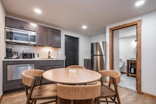 Cove Creek Lodge 108 Lakeside Executive King Suite - 8