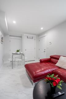 Cozy and Modern 2br guesthouse - Vancouver - 8