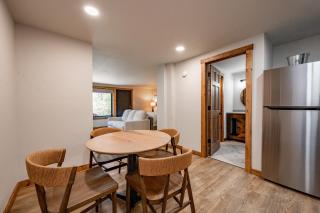 Cove Creek Lodge 109 Lakeside Executive King Suite - Oakland - 5