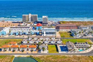 Walk to Beach Shared Pool & Grill Dog Friendly - Padre Island - 9