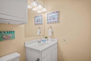 Walk to Beach Shared Pool & Grill Dog Friendly - Padre Island - 1