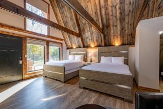 Cove Creek Lodge 211 Standard Double Queen Fireplace Room - 0