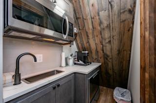 Cove Creek Lodge 211 Standard Double Queen Fireplace Room - 8