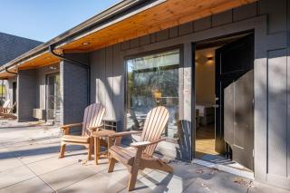 Cove Creek Lodge 216 Lakeside Double Queen Room - 7