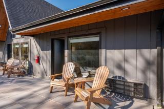 Cove Creek Lodge 218 Lakeside Double Queen Room - 4