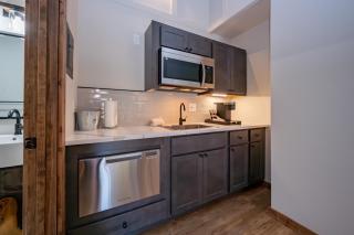 Cove Creek Lodge 219 Lakeside Executive King Suite - 5