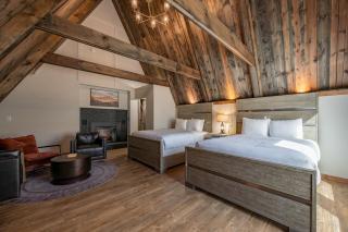 Cove Creek Lodge 220 Lakeside Double Queen Fireplace Room - 0