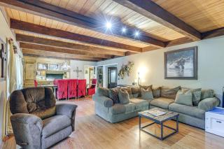 Walk to Lake Arrowhead Home with Hot Tub and Wet Bar! - 5