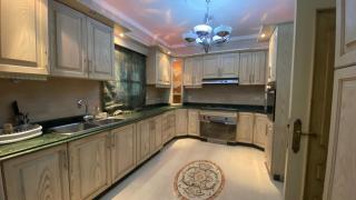 شقه تطل علي النيل بتصميم كلاسيكي فاخر - Il Cairo - 4