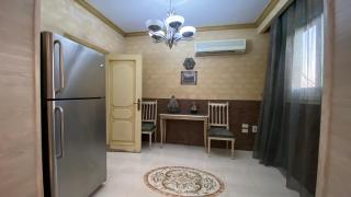 شقه تطل علي النيل بتصميم كلاسيكي فاخر - Il Cairo - 3