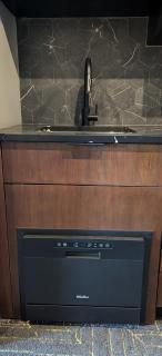 Beacon Suites Hotel - 7