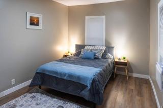 Family-Owned 3 Bedroom with all Amenities including Coffee Machine, Parking, Fast WiFi - 9