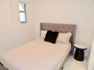 Lux design 2 bedroom unit sleep 4 in SoBe bst area - 4