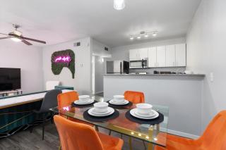 Mins 2 Downtown - King Bed - Private Stays - Austin - 4