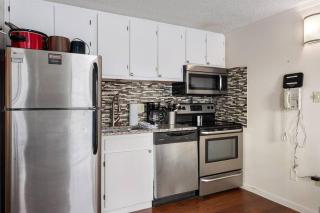 Stroll to Slopes, Village Area, Ski in-out MtLodge 329 - Snowshoe - 4