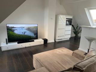 Neu Studio 13 nahe Bhf Siegburg, Netflix - Siegburg - 0