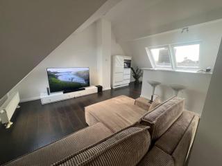 Neu Studio 13 nahe Bhf Siegburg, Netflix - Siegburg - 6