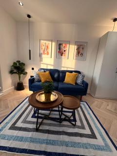 R5 - Luxury Private Ensuite Self-contained Room - Newly renovated - Halesowen - 9