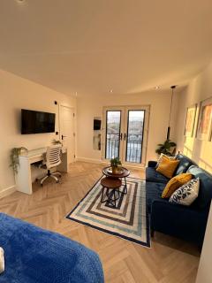 R5 - Luxury Private Ensuite Self-contained Room - Newly renovated - Halesowen - 8