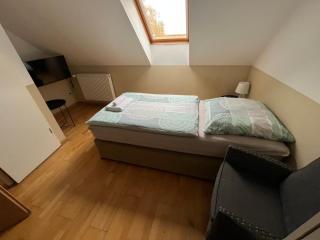 Zimmer-Bad-TV-Kühlschrank-16 - 9