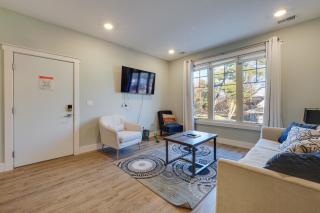 Walk to Front St! Traverse City Condo Near Skiing - 7