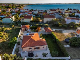 Villa Mlb with heated pool, sauna and jacuzzi- by TA Leut Agency - Vrsi - 6