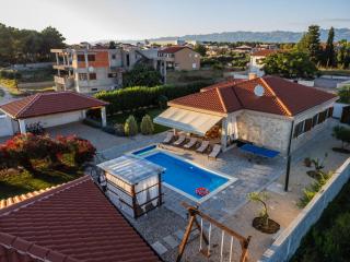Villa Mlb with heated pool, sauna and jacuzzi- by TA Leut Agency - Vrsi - 4