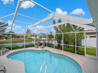 Sunshine Home Retreat Heated Pool on Canal - Cape Coral - 0
