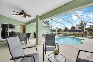 Sunshine Home Retreat Heated Pool on Canal - Cape Coral - 5