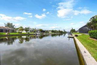 Sunshine Home Retreat Heated Pool on Canal - Cape Coral - 1