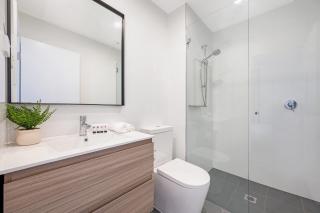 Modern 2B2BA Apartment in the Heart of Bankstown - Bankstown - 4