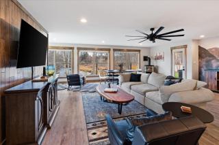 River's Edge Riverfront with Hot Tub Sauna & Game Room - Kalispell - 8