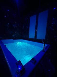 Cinéma & Jacuzzi - Vienne - 2