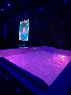 Cinéma & Jacuzzi - Vienne - 3