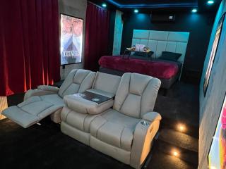Cinéma & Jacuzzi - Vienne - 8