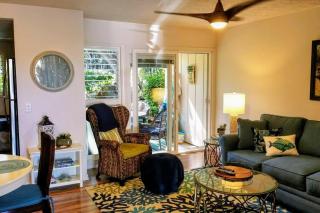 Ohana Beach Retreat at the Surf and Racquet Club - Kailua-Kona - 2
