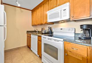 KBM Resorts FREE CAR Kaanapali Shores Ocean view 2-Bedroom Condo Steps to Pool Beach KS-535 - Kaanapali - 1