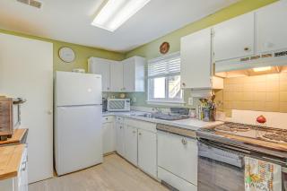 Walk to Parks and Dining Quaint Alexandria Condo! - 9