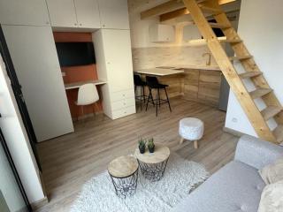 Studio cosy avec mezzanine - 9