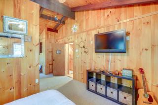 Treehouse Chalet Near Mt Snow with On-Site Trails! - West Dover - 1